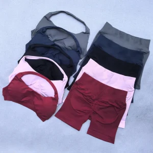 2PCS Shorts Set Seamless Yoga Set Workout Scrunch Shorts Sets Halter Sports Bra Scrunch Shorts Fitness Clothes Gym Suit